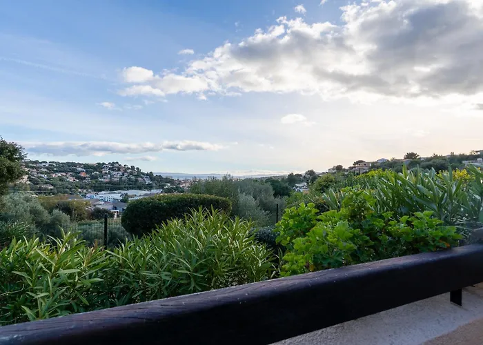 Cala Nova ボルム・レ・ミモザ