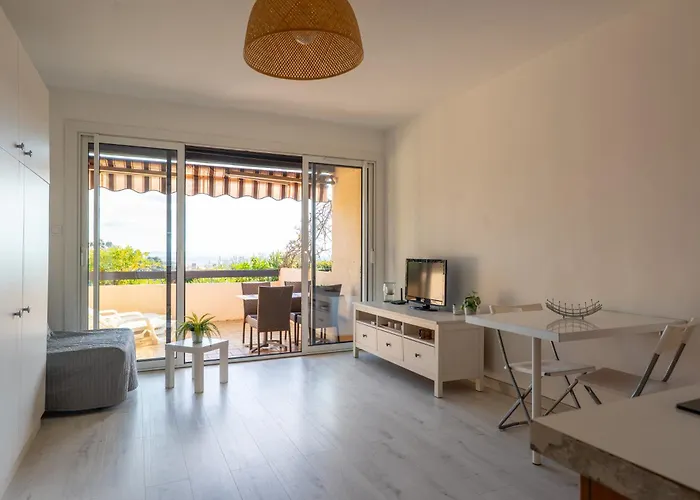 Cala Nova Lägenhet *